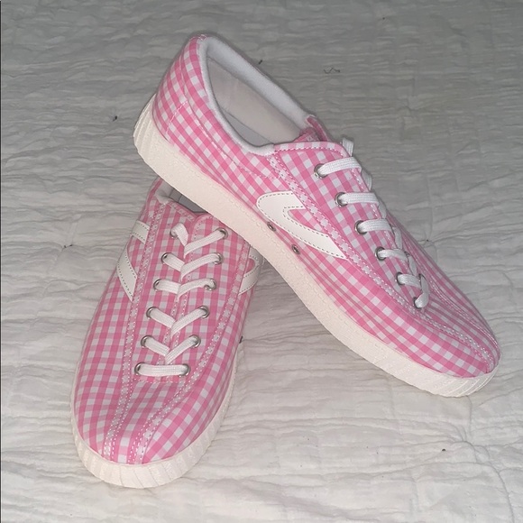 pink gingham tretorns
